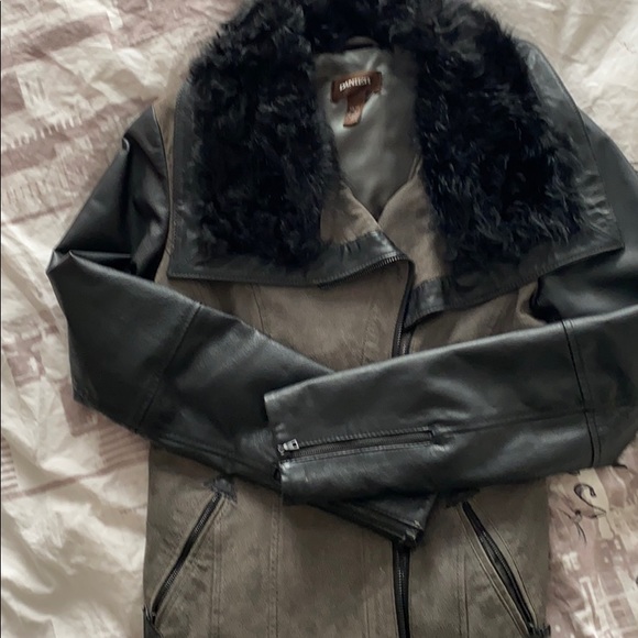 Leather jacket with natural fur collar - Picture 5 of 5
